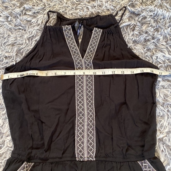 By & By Black Halter Romper Embroidered Front & Pockets Size Medium - Picture 10 of 13